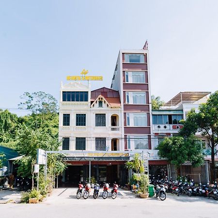 Hg Hostel Provide Tours & Motorbikes Ha Giang Exteriör bild