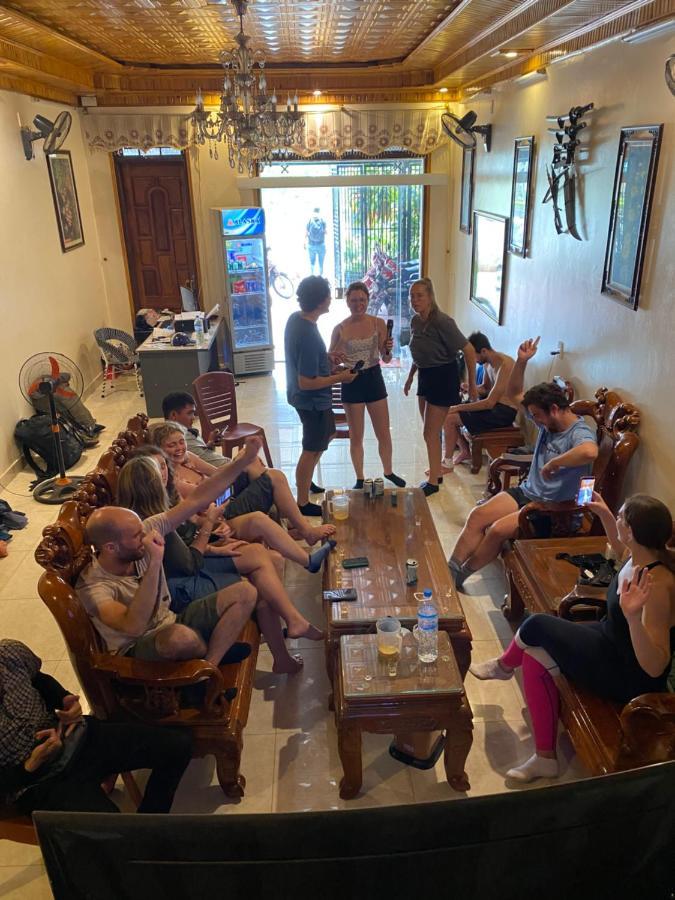 Hg Hostel Provide Tours & Motorbikes Ha Giang Exteriör bild