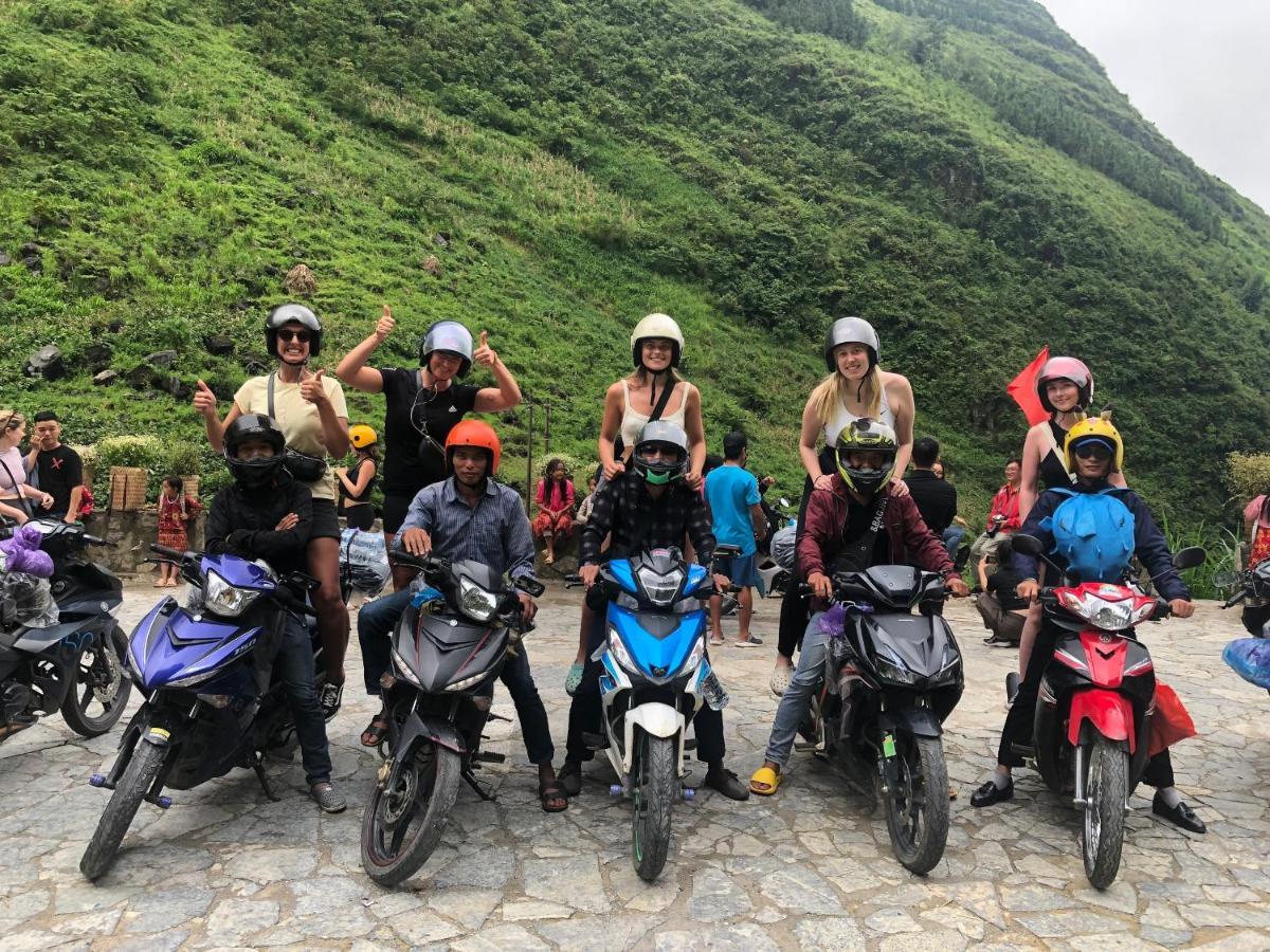 Hg Hostel Provide Tours & Motorbikes Ha Giang Exteriör bild