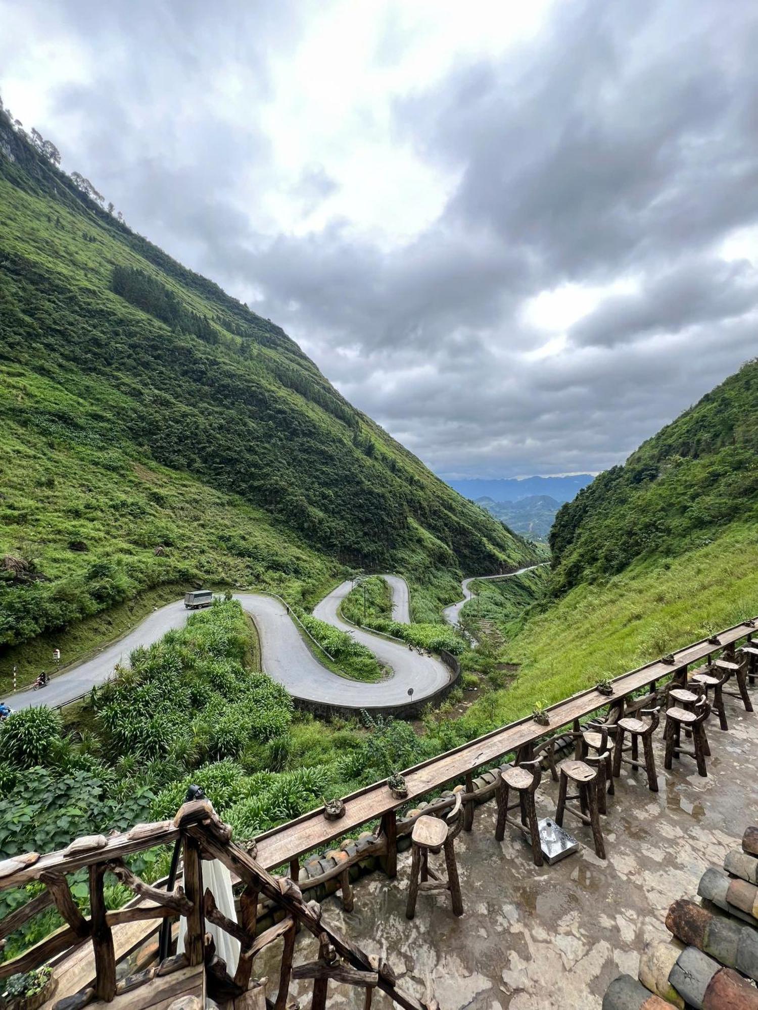 Hg Hostel Provide Tours & Motorbikes Ha Giang Exteriör bild